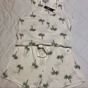 NWT Pajama set, cute & soft, palm tree print